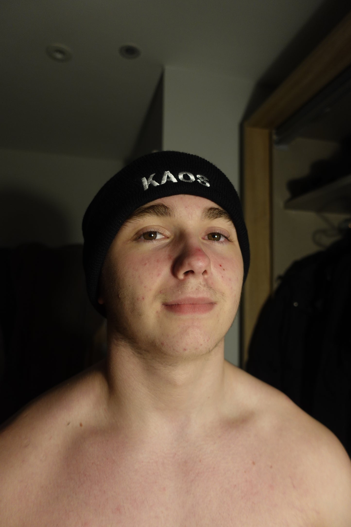 Kaos Beanie (Embroided)